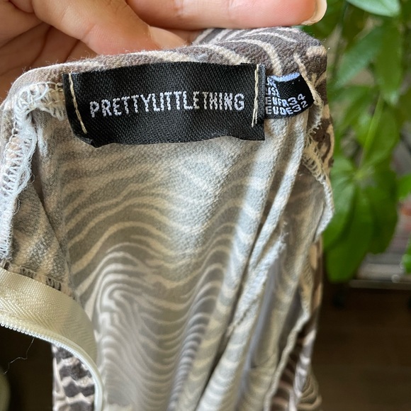Size 2 pretty little thing Zebra print Skirt - Picture 3 of 4